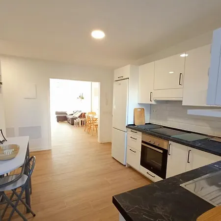 Americas House Apartman *